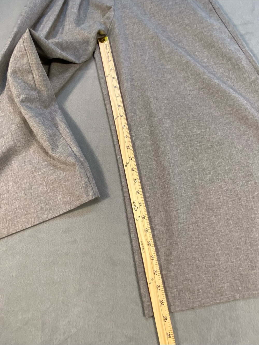 Women’s Wide Leg Pleated Women's Pants in Light Gray, side zipper, size 4 - Picture 7 of 8